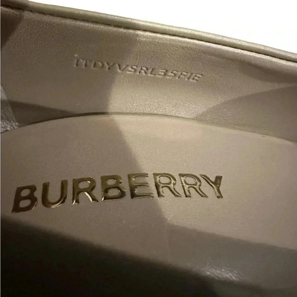 Burberry Leather Ezra TB Monogram Pointed Toe Pumps size 35 - Picture 10 of 10